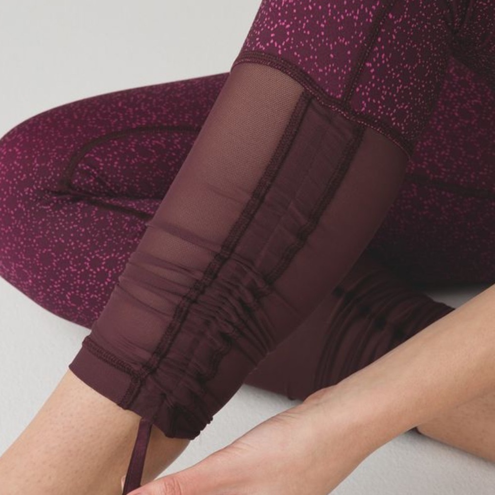 157. Lululemon Sweaty Endeavor Tight
Star Pixel Raspberry Bordeaux Drama - Picture 5 of 12